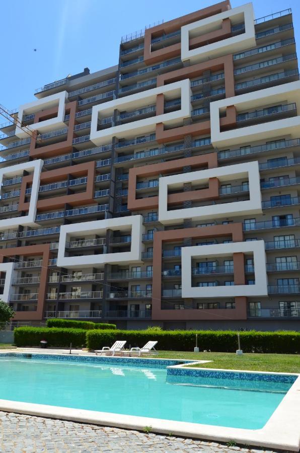 Rocha Tower - 13D Apartment Portimao Luaran gambar