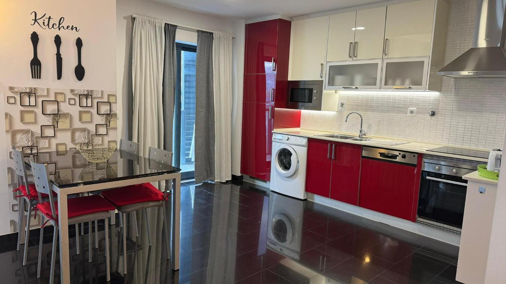 Rocha Tower - 13D Apartment Portimao Luaran gambar